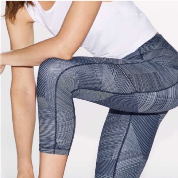 Lululemon Speed Up Crop (21”) - Picture 5 of 8